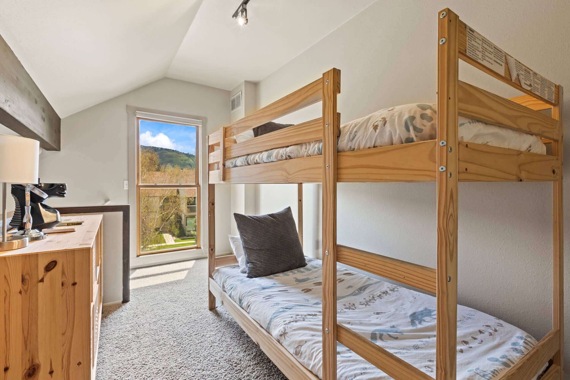 Walk To Rec Ctr & Free Ski Shuttle! Dog-friendly, Sleeps 8 | Moose Mgmt Rc18 - Park City, UT