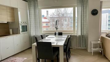Comfort Apartment, 2 Bedrooms, City View | Private kitchen