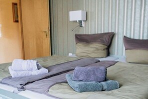 1 bedroom, iron/ironing board, WiFi, bed sheets - Vacation apartment "Strand & gut" - Amber (Zempin)