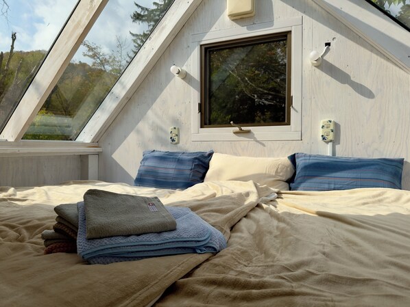 4 bedrooms, WiFi, bed sheets