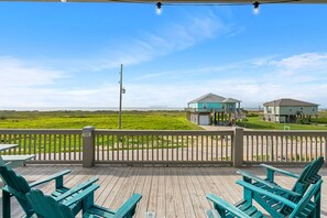 Terrace/patio - B3 Sand Ranch: 4  BR, 3  BA House in Crystal Beach, Sleeps 14 (Crystal Beach)