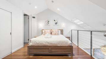 2 soverom, strykejern/-brett, wi-fi og sengetøy