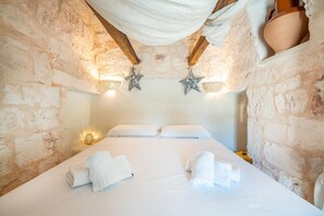 1 bedroom, iron/ironing board, travel crib - La Lamia di Rodry by Rentbeat  (Ostuni)
