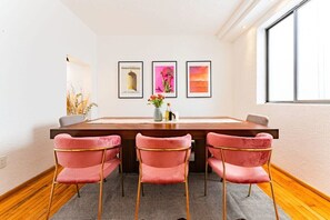 Interior - Mustard & Pink City Pad, Walk to Medellin Market (Ciudad de México)