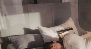 Comfort Tent, 1 Queen Bed, City View | Bed sheets - Nachts allein im Museum - Indoor Cube (Lueneburg)