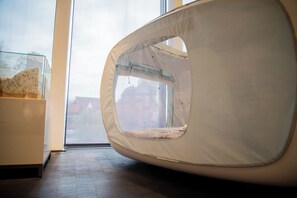 Tienda Confort, 1 cama de matrimonio, vistas a la ciudad | Ropa de cama