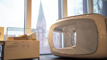 Comfort Tent, 1 Queen Bed, City View | Bed sheets