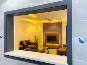 Deluxe Studio Suite | Living area - Jac-Kuw Splendour Homes (Accra)
