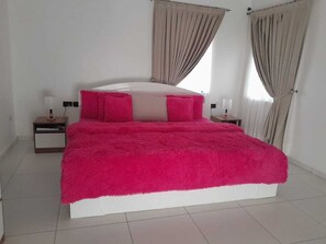 Deluxe Room | Desk, iron/ironing board, free WiFi - Jac-Kuw Splendour Homes (Accra)
