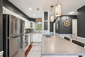 Townhome, 2 Bedrooms | Private kitchen