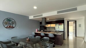 อพาร์ทเมนท์, 2 ห้องนอน | ร้านอาหาร