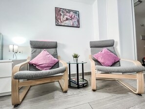Apartment, Multiple Bedrooms, Smoking, Balcony | Interior