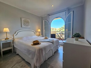 2 chambres, lit parapluie, Wi-Fi gratuit, draps fournis