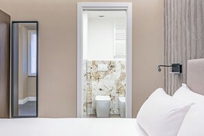 Deluxe Room | In-room safe, desk, iron/ironing board, free WiFi - Maison dei Greci (Rome)