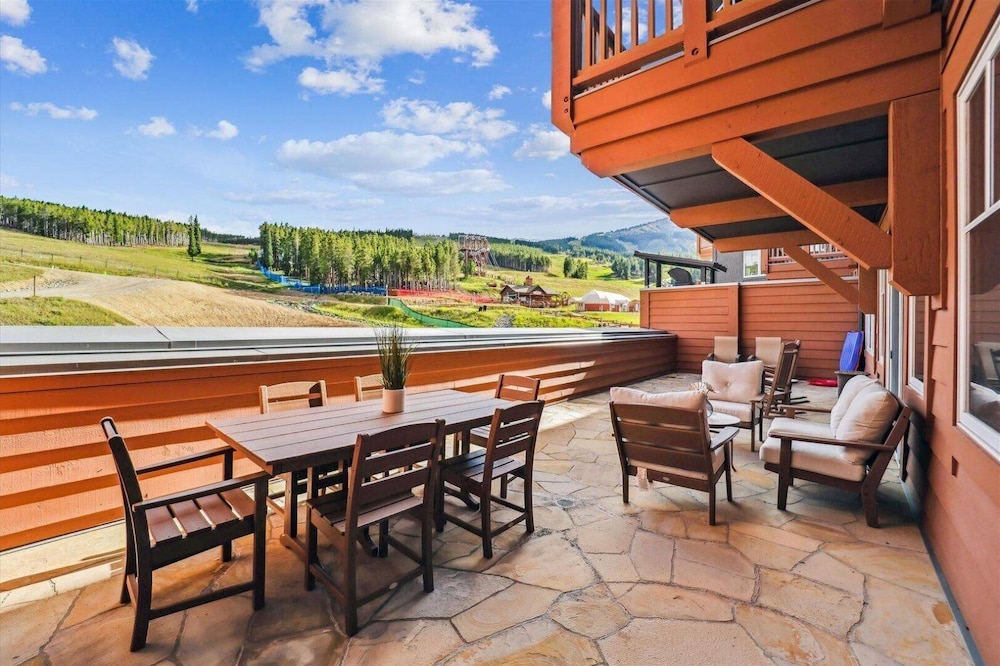 One Ski Hill Place by null