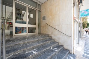 Apartment | 2 bedrooms - LIV - Artistic Rooftop Apartment in Pagrati (Athens)