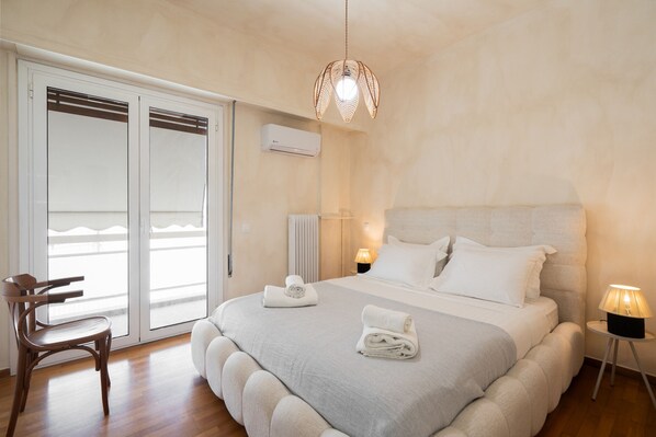 Apartment | 2 bedrooms - LIV - Artistic Rooftop Apartment in Pagrati (Athens)