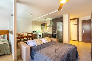 1 chambre, fer et planche à repasser, Wi-Fi, draps fournis