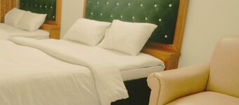 HOTEL GOLDEN BIRD