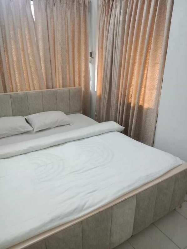 Habitación individual Deluxe, 1 habitación | Escritorio, espacio para trabajar con laptop y insonorización 