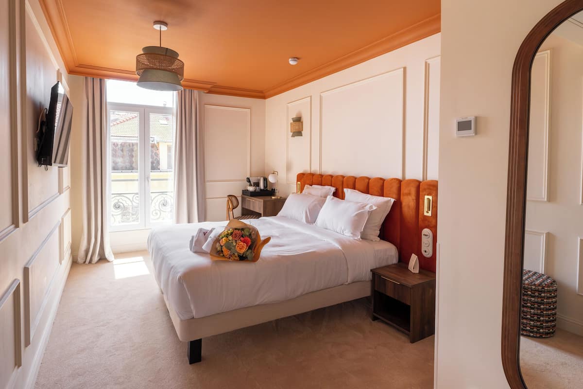 Superior Double or Twin Room, Sea View | In-room safe, blackout drapes, soundproofing, iron/ironing board