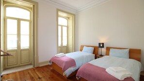 4 bedrooms, desk, iron/ironing board, travel crib