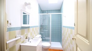 ヘアドライヤー、タオル