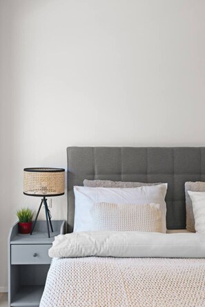 Iron/ironing board, free WiFi, bed sheets