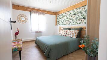 2 Schlafzimmer, Bügeleisen/Bügelbrett, Reisekinderbett, Bettwäsche