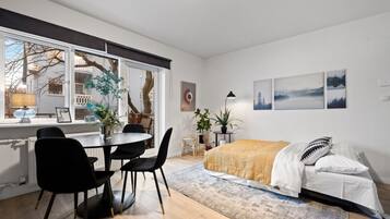 2 bedrooms, desk, iron/ironing board, free WiFi