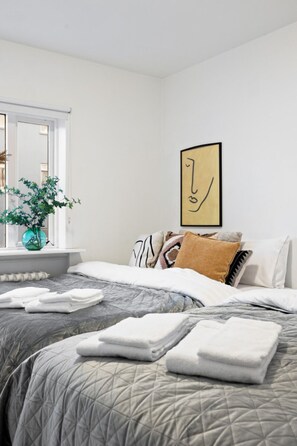 2 bedrooms, desk, iron/ironing board, free WiFi
