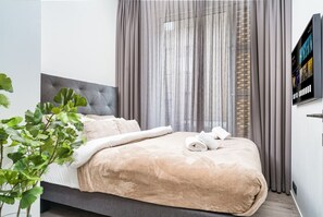 2 bedrooms, desk, iron/ironing board, free WiFi