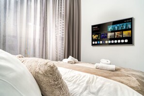 2 bedrooms, desk, iron/ironing board, free WiFi