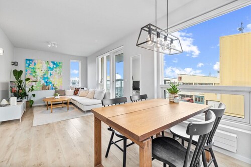 Peaceful new apt next to Sky Lagoon