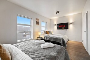 2 bedrooms, iron/ironing board, free WiFi, bed sheets