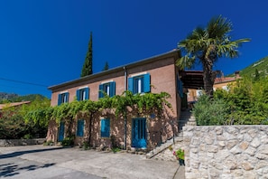 Exterior - Charming 3-bedroom villa with private pool in gorgeous Dubravka (Dubravka)