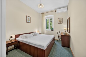 3 chambres, fer et planche à repasser, lit parapluie, Wi-Fi gratuit