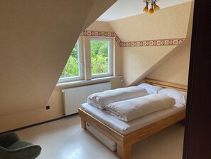2 bedrooms, iron/ironing board, WiFi, bed sheets - Cozy 3-room apartment in Wentorf (Wentorf bei Hamburg)