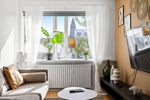 Smart TV - Prime Location Gem in the Heart of Reykjavík (Reykjavík)