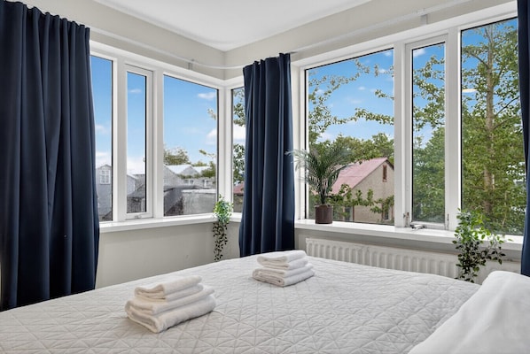 Desk, iron/ironing board, free WiFi, bed sheets