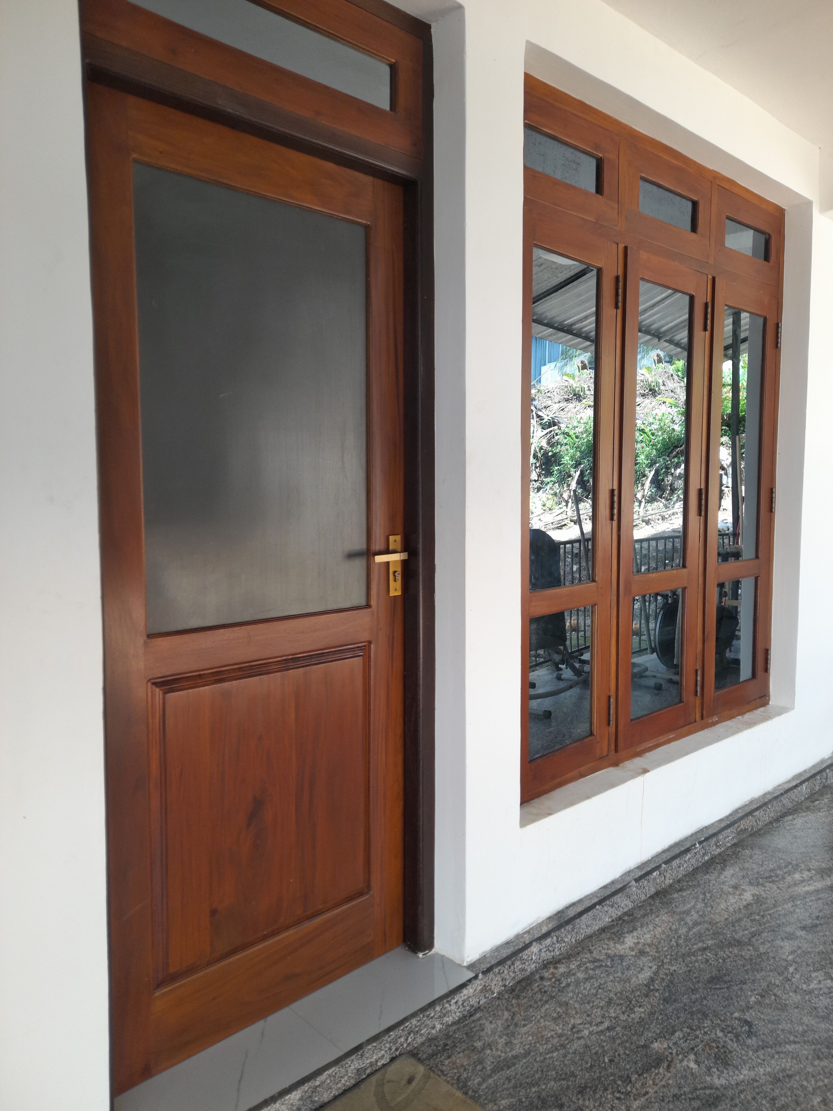 Familien-Dreibettzimmer, Gartenblick | Betten mit Memory-Foam-Matratzen, kostenloses WLAN, Bettwäsche