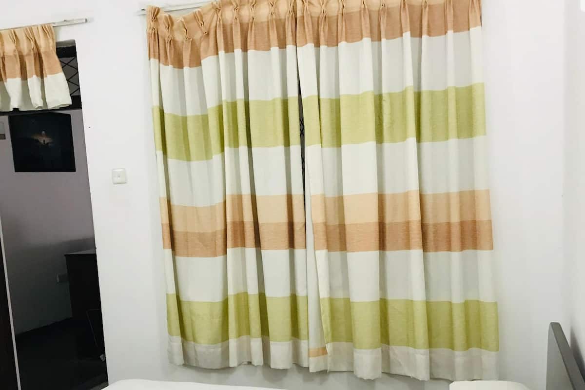 Comfort Triple Room | Memory foam beds, soundproofing, free WiFi, bed sheets