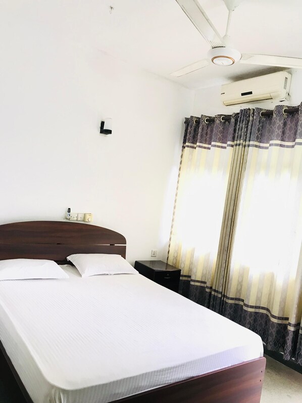 Deluxe-dobbeltværelse - balkon - bjergudsigt | Senge med madrasser af memory foam, lydisolering, gratis Wi-Fi, sengetøj