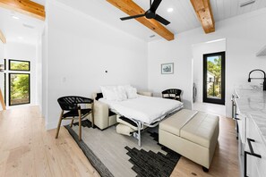 5 chambres, fer et planche à repasser, Wi-Fi gratuit, draps fournis