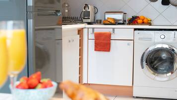 City Apartment, 1 Double Bed with Sofa bed, Non Smoking, Courtyard View | Living area | Smart TV