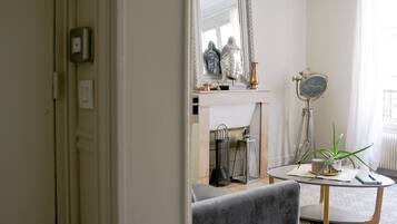 City Apartment, 1 Double Bed with Sofa bed, Non Smoking, Courtyard View | Living area | Smart TV