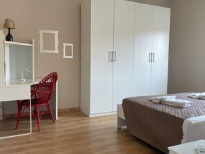 1 habitación y ropa de cama
