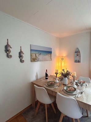 Dining - Vacation home Lines to Huus - Close to the Baltic Sea beach near Heiligenhafen (Neukirchen)