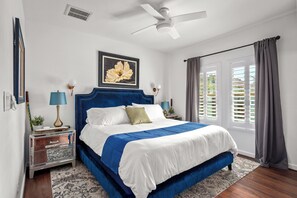 3 bedrooms, desk, iron/ironing board, free WiFi - Stylish 3BR Near Downtown Houston w/ Private Pool – The Rusk House (Houston)