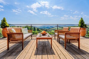 Rooftop terrace - Castle View Haven With Wellness And Pool (Bednja)